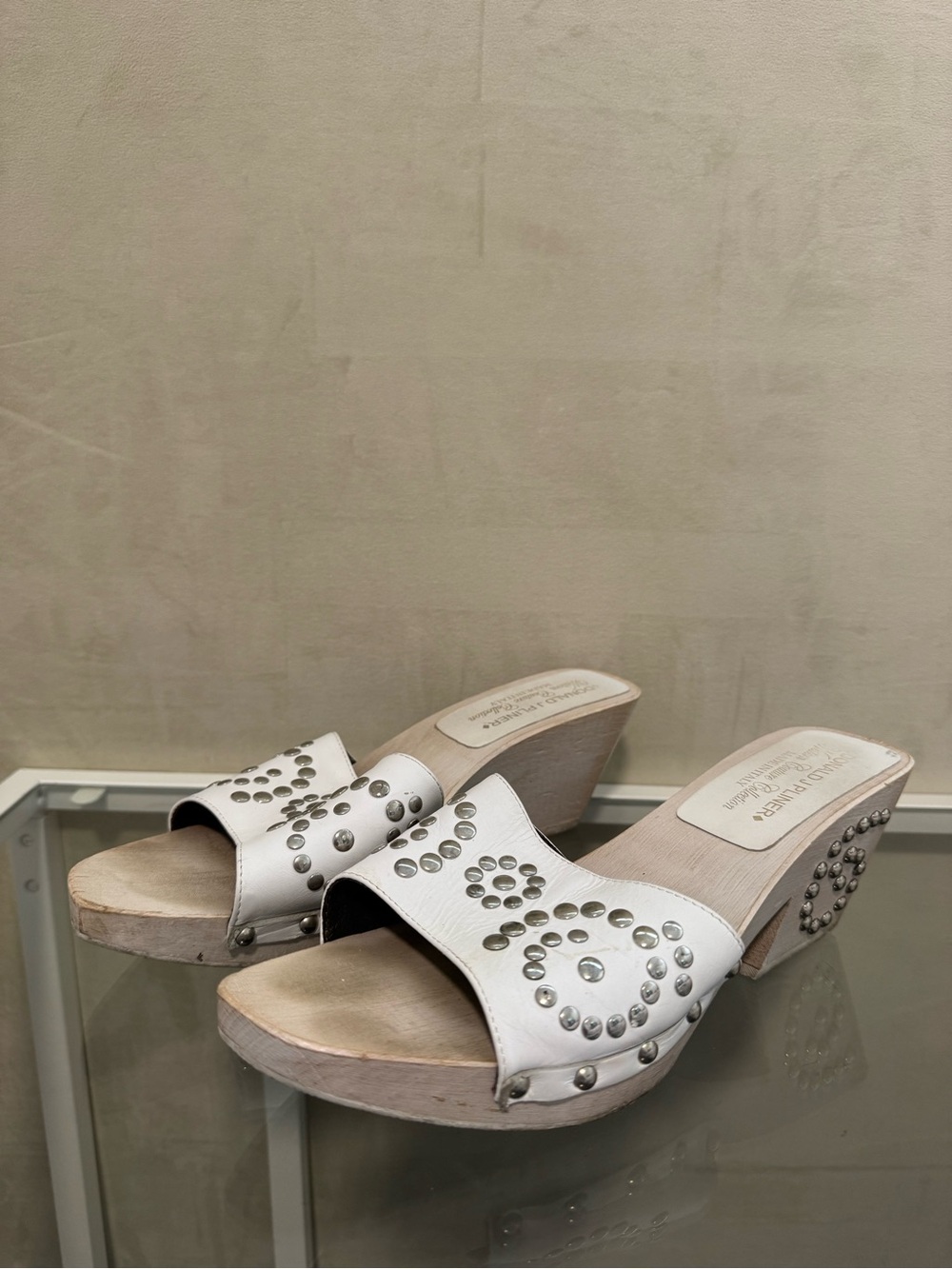 Donald J Pliner White Studded Leather Clog Slides size 8 - Picture 2 of 4